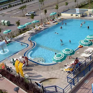 Apartment Altanea Residences Con Piscina, Caorle
